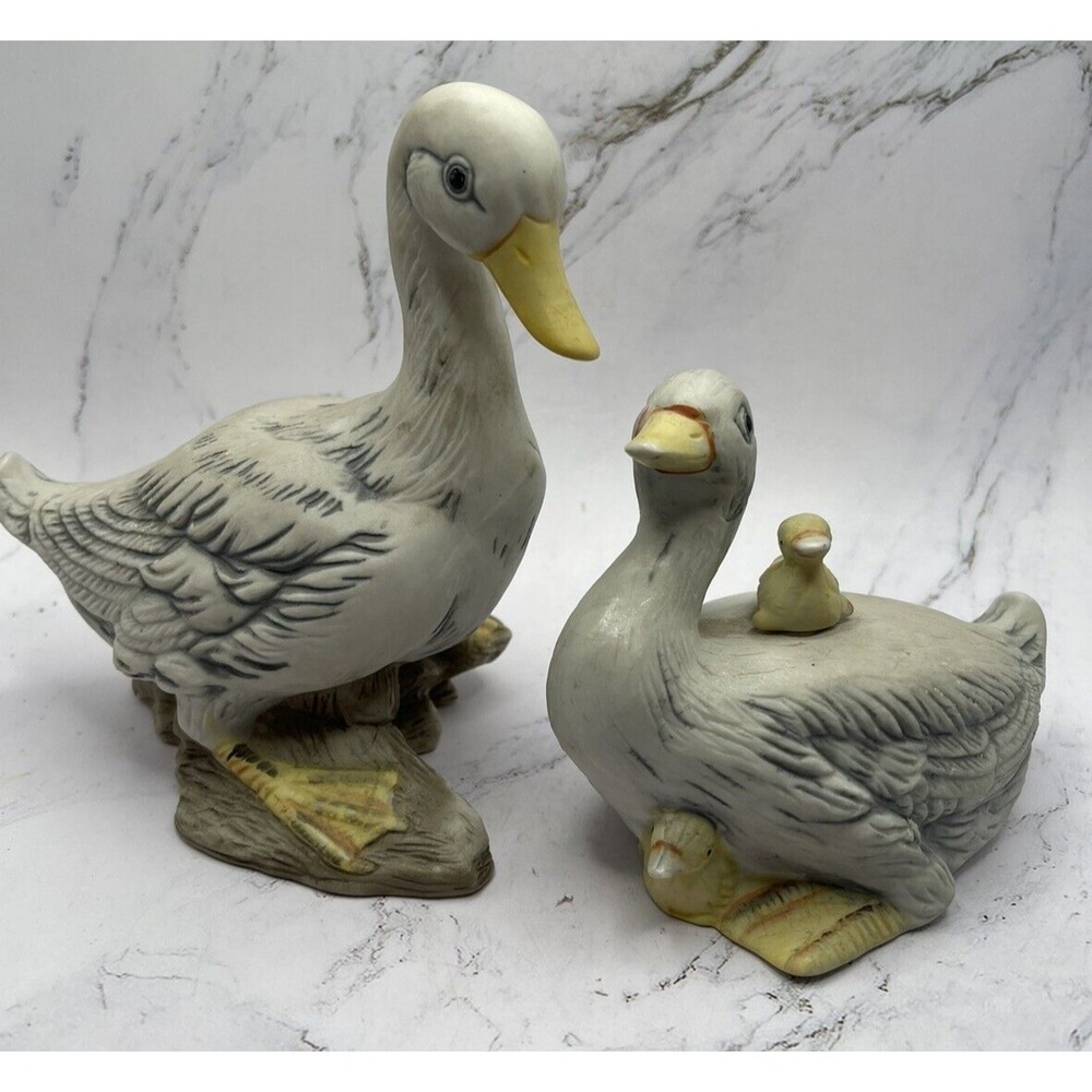 VTG NAPCO 2 Goose/Duck Figurine Father & Mother w/Duckling Genuine Porcelain
